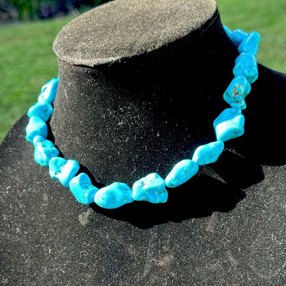 Blue fake rock Necklace 💙🐠✨